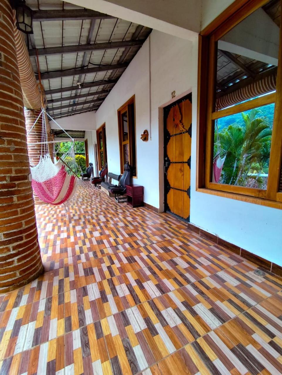 Vinas Hotel Lanquín Exteriör bild