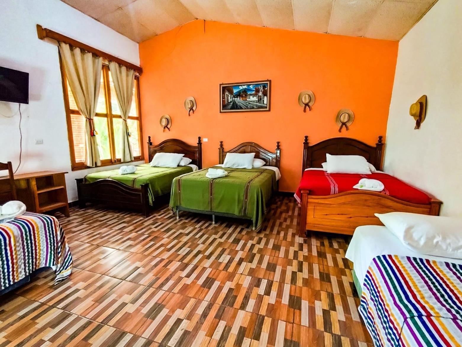 Vinas Hotel Lanquín Rum bild