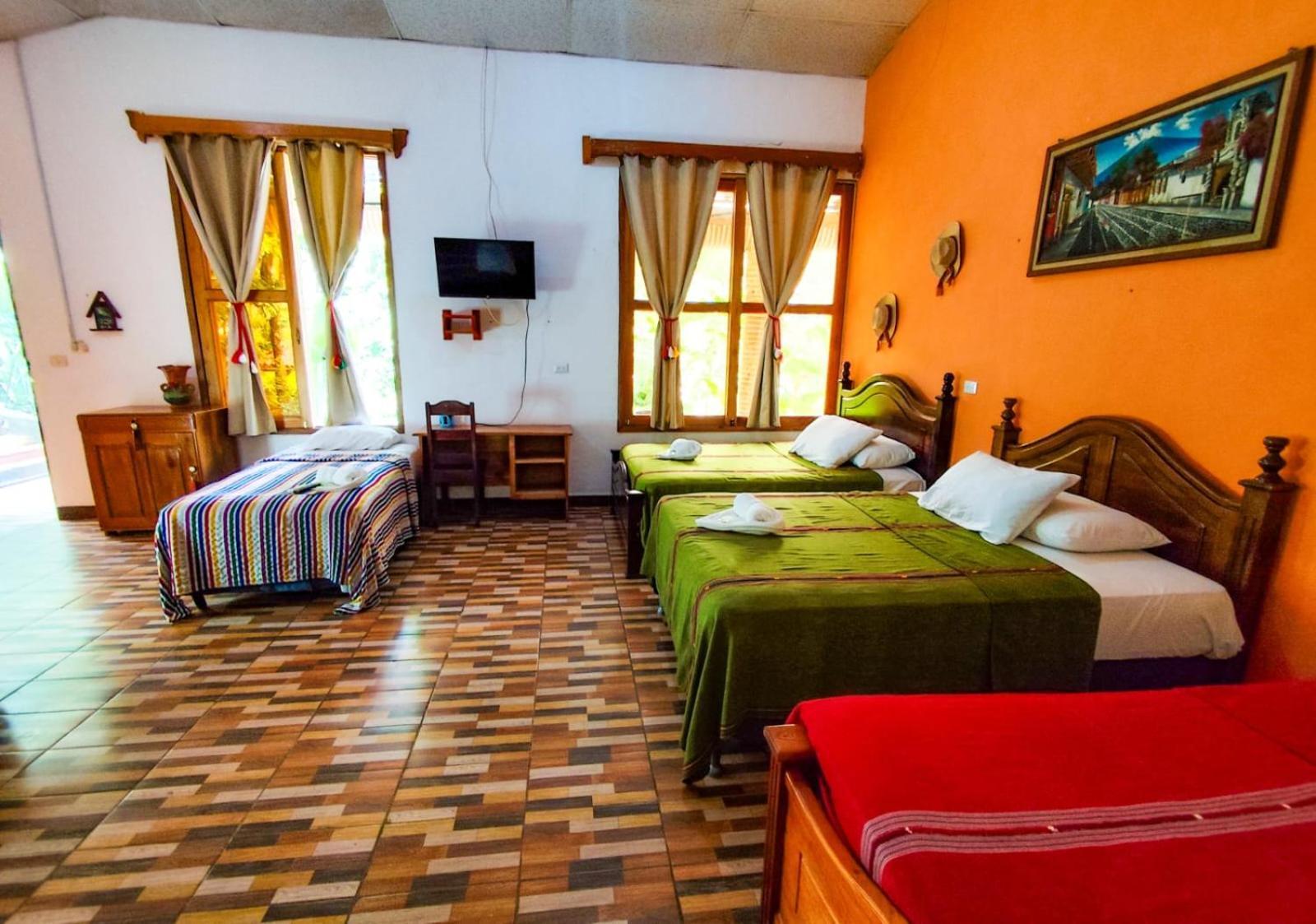 Vinas Hotel Lanquín Rum bild